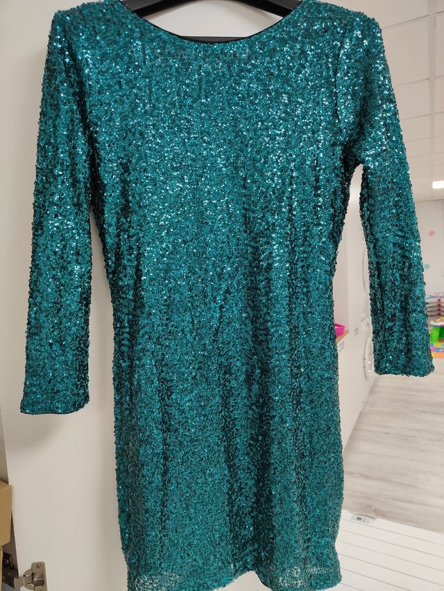 Vestido lentejuelas verde H&M de segunda mano por 15 EUR en