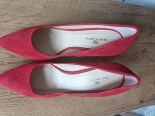 Zapatos rojos Gloria Ortiz.Talla 39