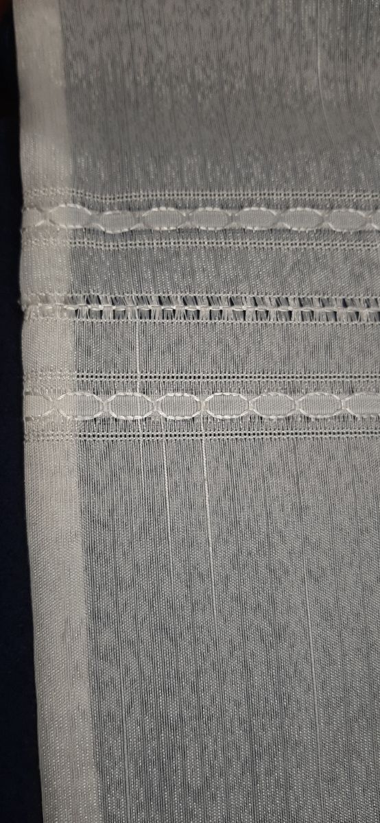 Cortina confeccionada a estrenar.