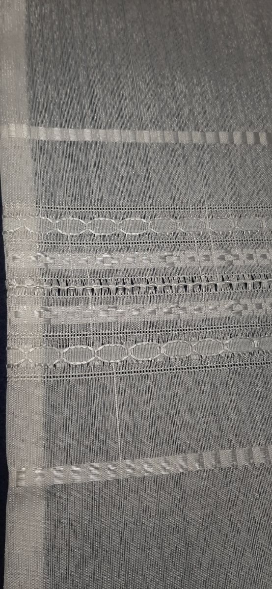 Cortina confeccionada a estrenar.