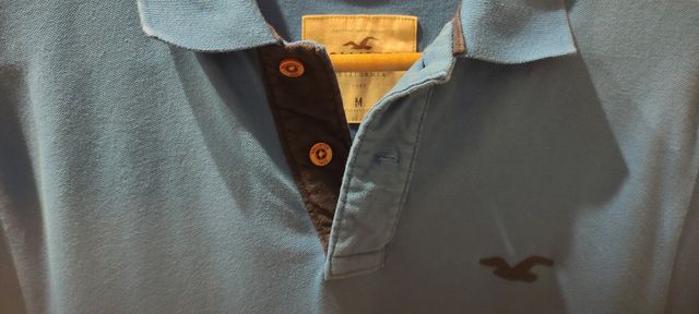 polo azul Hollister