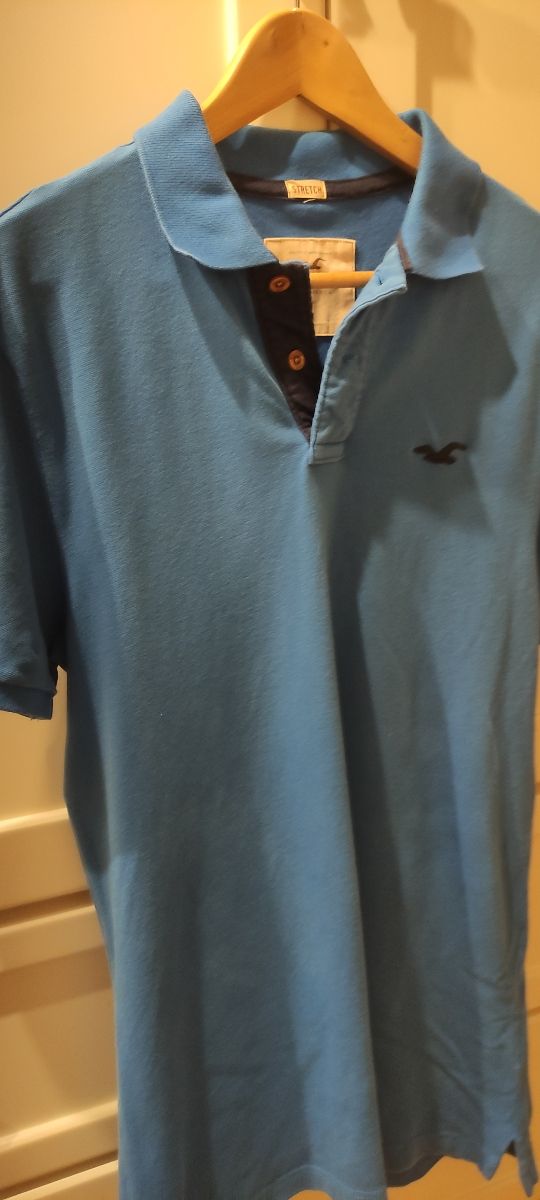 polo azul Hollister