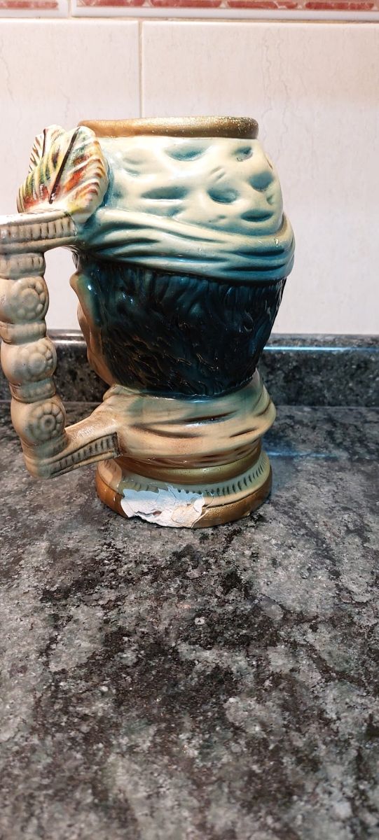 Nº 065.- Cazuela, cazo,jarra, servillete