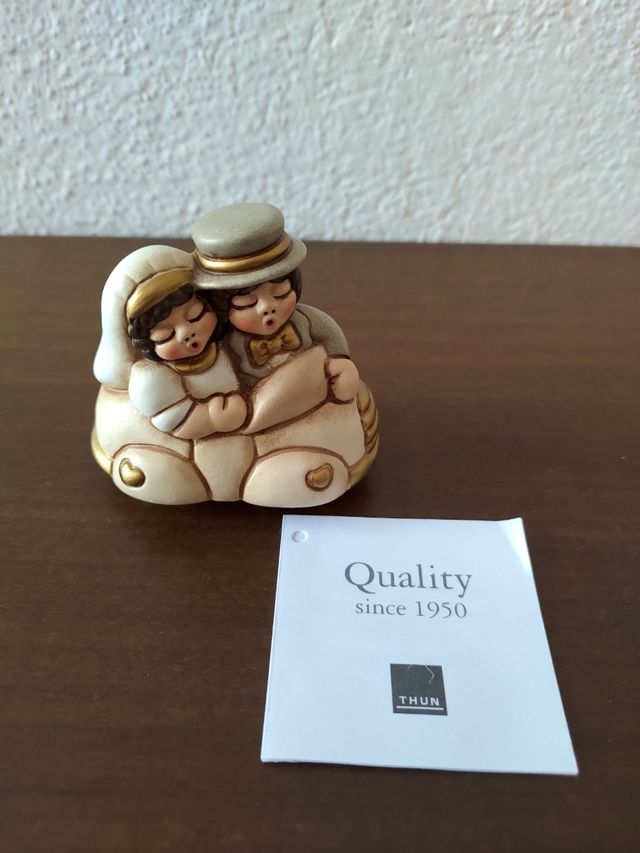 Statuetta Coppia sposini su macchina piccola Thun