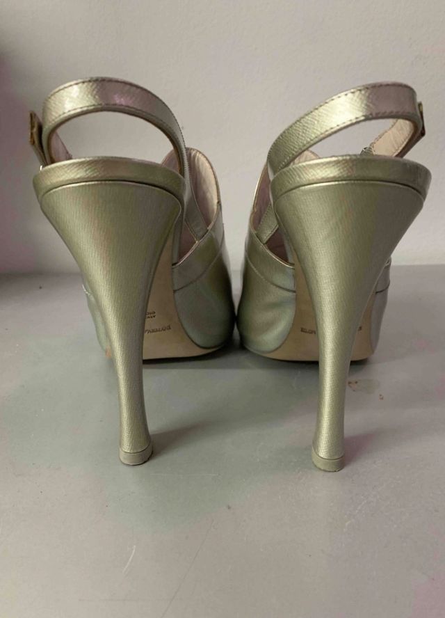 Zapato plateado Armani. NUEVO