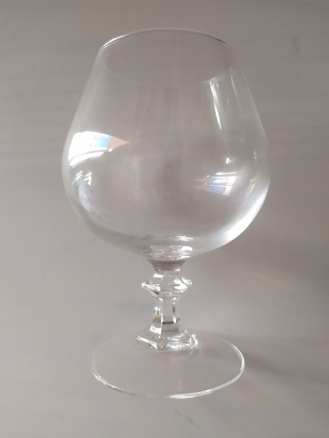 6 copas de coñac o licor