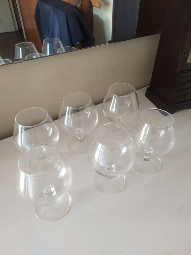 6 copas de coñac o licor