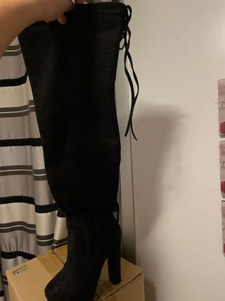 Botas súper altas negras talla 37
