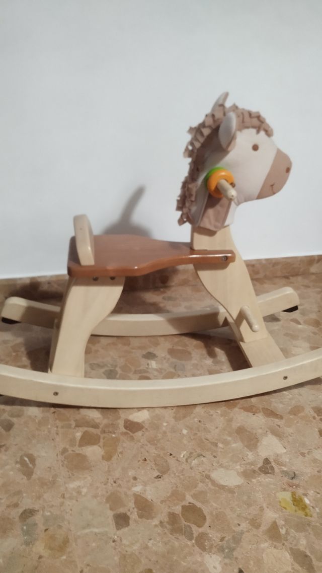 caballo madera balancín
