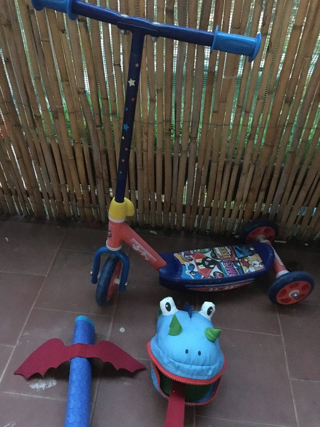 Patinete 3ruedas con adornos dragón