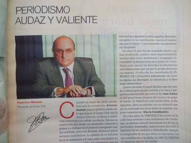 Revista Libro Especial 25 Años Periódico Español