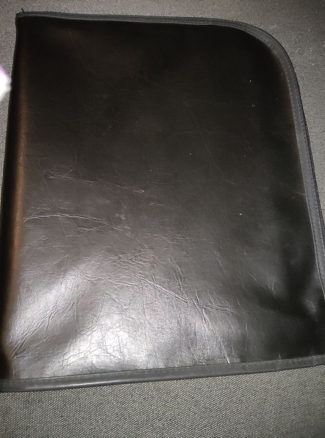 portafolios negro con bolsillo interior