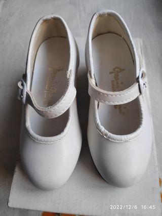 ZAPATOS FLAMENCO FERIA NIÑA NÚM 19 "NUEVOS"