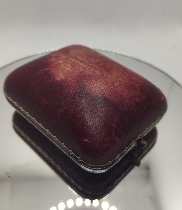 Medalla del año 1931Oro blanco 18k y Naca