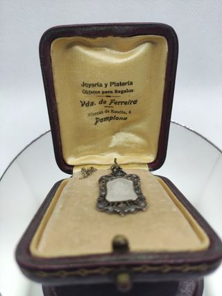Medalla del año 1931Oro blanco 18k y Naca