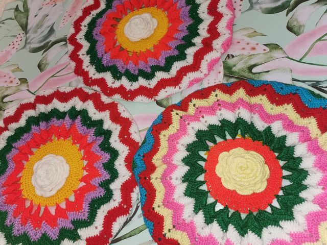 Cojines hechos a mano. Nuevos. Vintage.