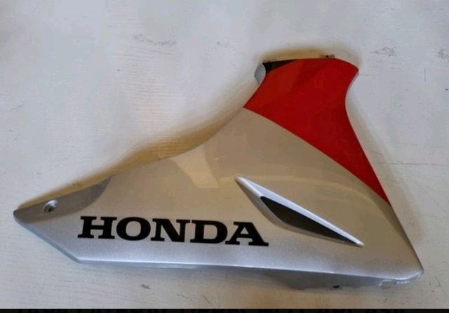 TAPA LATERAL DERECHO CARCASA HONDA CBR 125