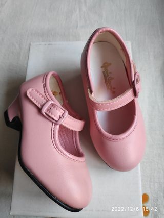 ZAPATOS FLAMENCO FERIA NIÑA NÚM 21 "NUEVOS"