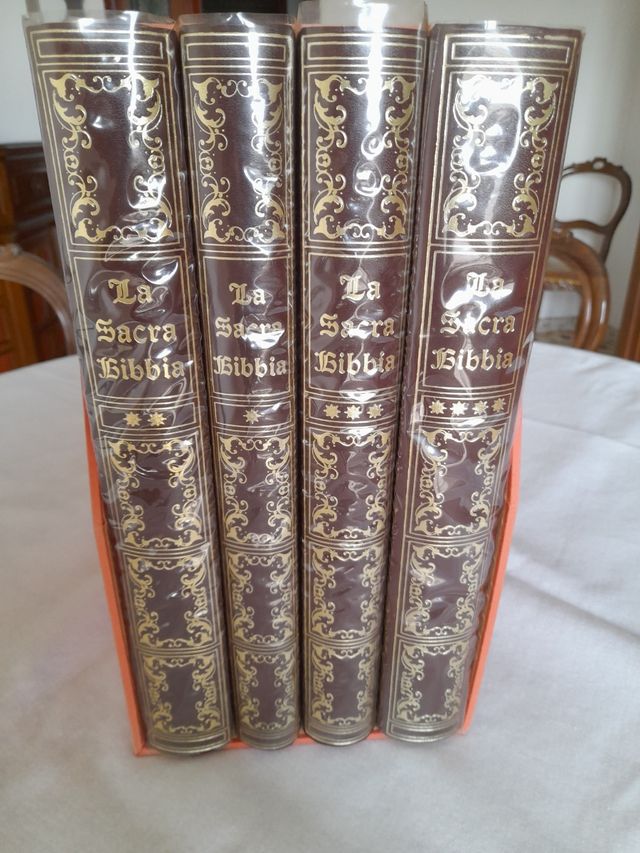 libri la sacra Bibbia