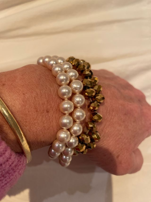 Pulseras variadas: bolitas plata, perlas y piedras