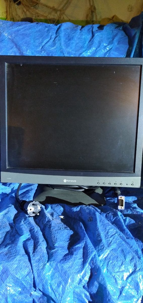 Monitor 17"