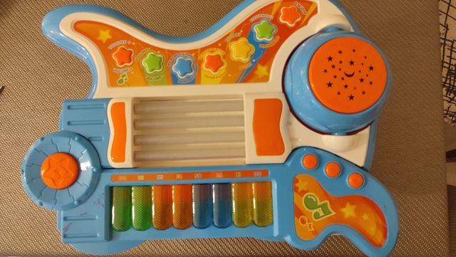 Guitarra-organo transformable de juguete