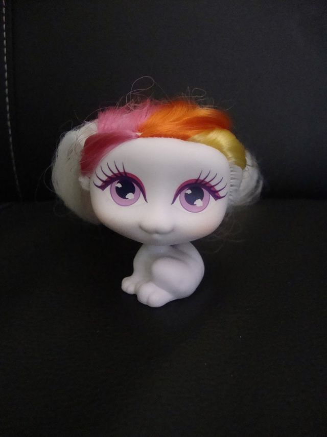 Juguete figura pelo de colores para peinar