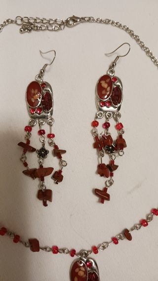 Conjunto gargantilla y pendientes 