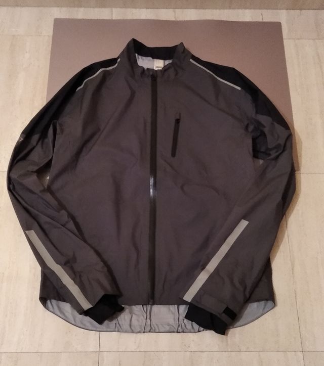 Chaqueta chubasquero RockRider ST 900.Talla L.