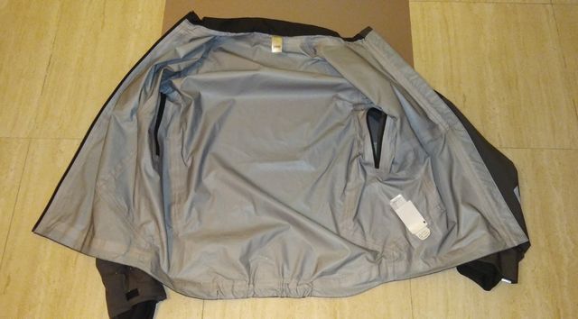 Chaqueta chubasquero RockRider ST 900.Talla L.