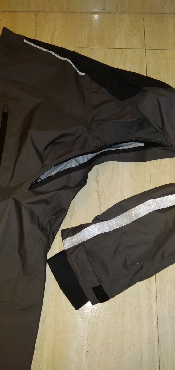 Chaqueta chubasquero RockRider ST 900.Talla L.