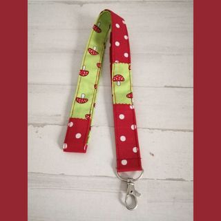 Bolsa y cinta cuello con llavero handmade