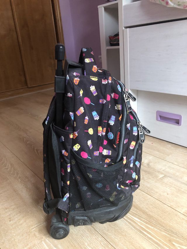 Mochila Totto con ruedas buen estado