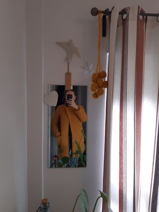 Abrigo color mostaza de lana. Pull&bear 