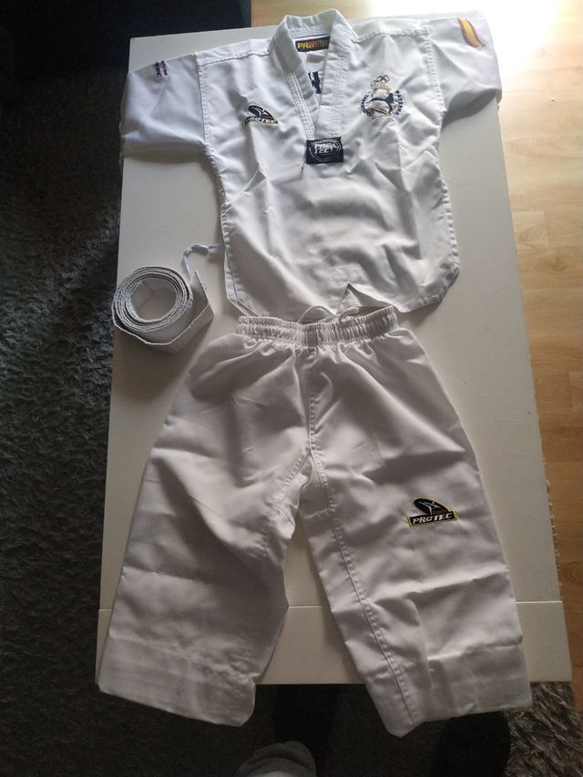 dobok uniforme Taekwondo