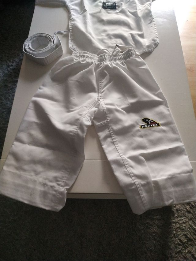 dobok uniforme Taekwondo