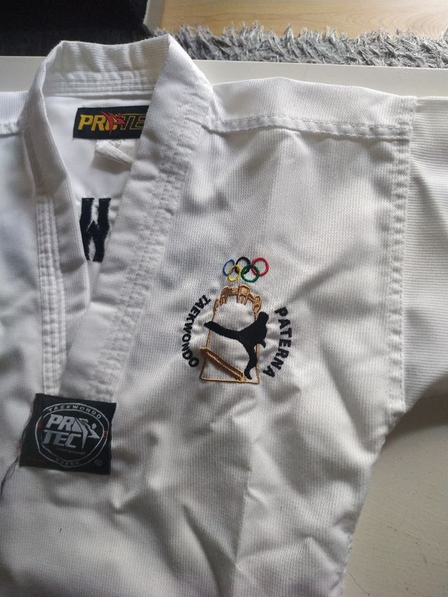 dobok uniforme Taekwondo