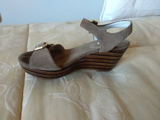 Sandalias de cuña Bimba & Lola