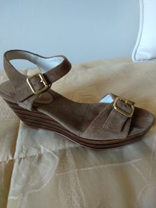 Sandalias de cuña Bimba & Lola