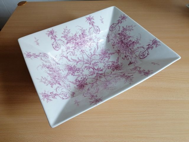 bellissima fontana in porcellana molto bella come regalo