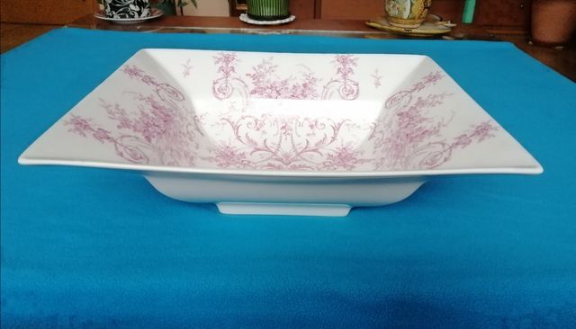 bellissima fontana in porcellana molto bella come regalo