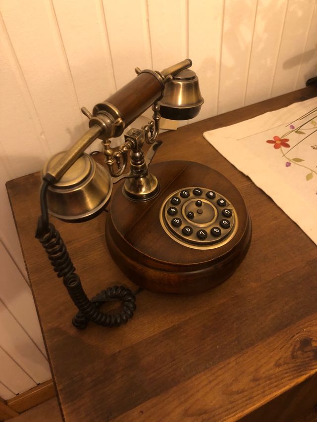 Teléfono antiguo