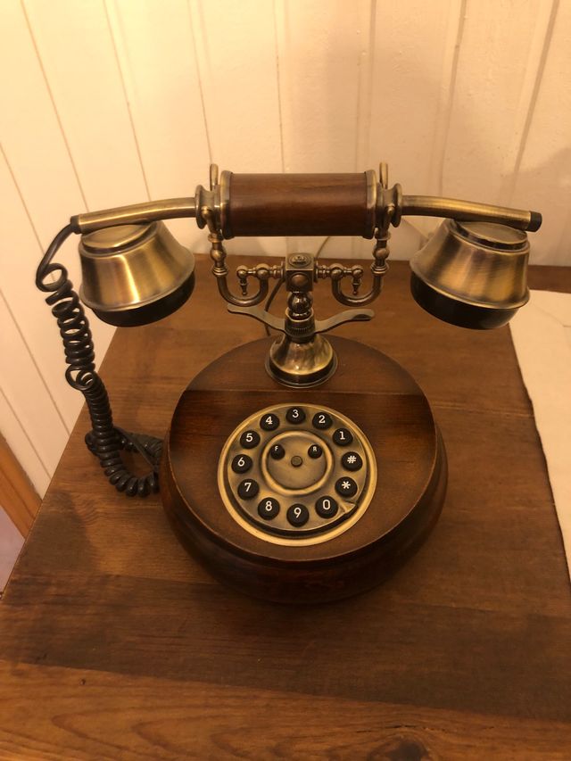 Teléfono antiguo