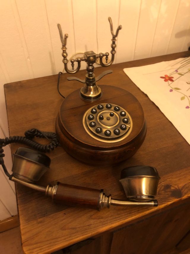 Teléfono antiguo