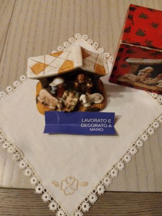 Mini presepe in porcellana.Collezionismo