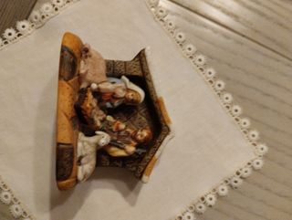 Mini presepe in porcellana.Collezionismo