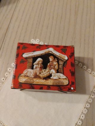 Mini presepe in porcellana.Collezionismo