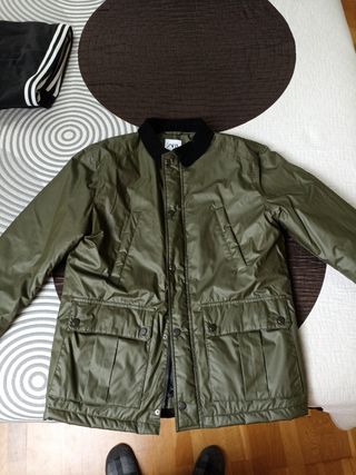 Chaqueta de hombre para lluvia y frío.