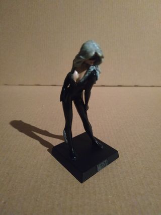 FIGURA DE PLOMO MARVEL, GATA NEGRA