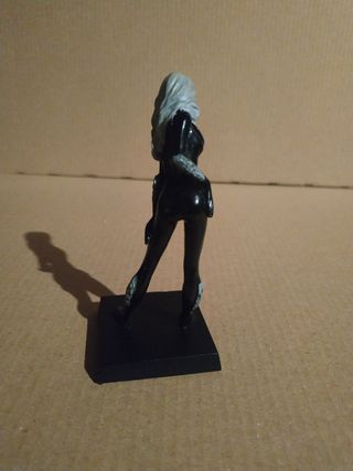 FIGURA DE PLOMO MARVEL, GATA NEGRA